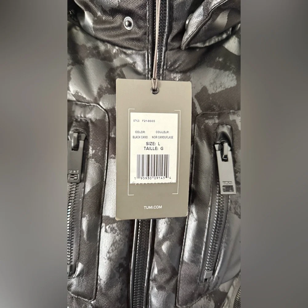 Tumi Utility Expedition Black Camo Down Puffer Woman Size L